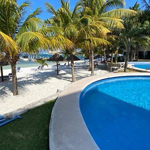 Oceanfront Condo Bm By Andiani